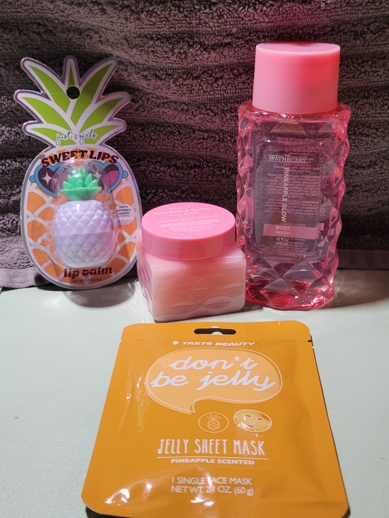 Other - Pineapple Scented Jelly Sheet Mask & Bath Set - Pink